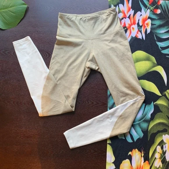BOGO like New Old Navy ACTIVE cozecore Oatmeal two-tone color block Yoga Pants - Picture 2 of 7